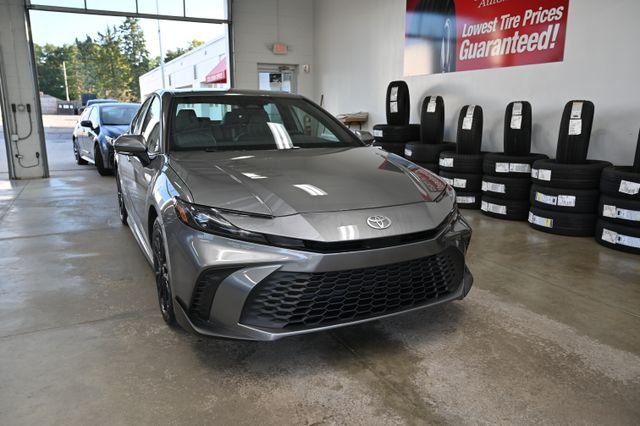 New 2026 Toyota Camry SE FWD image 3