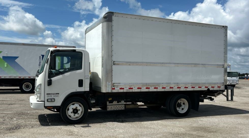 Used 2021 Isuzu NPR RWD image 8
