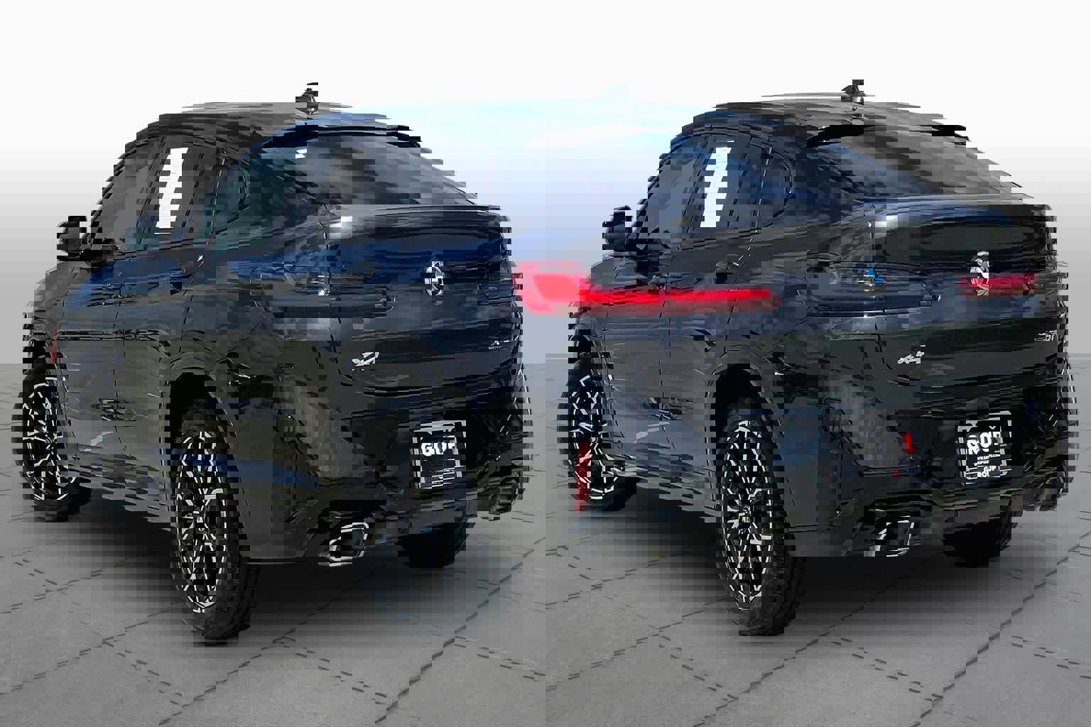 Used 2024 BMW X4 xDrive30i w/ M Sport Package image 10