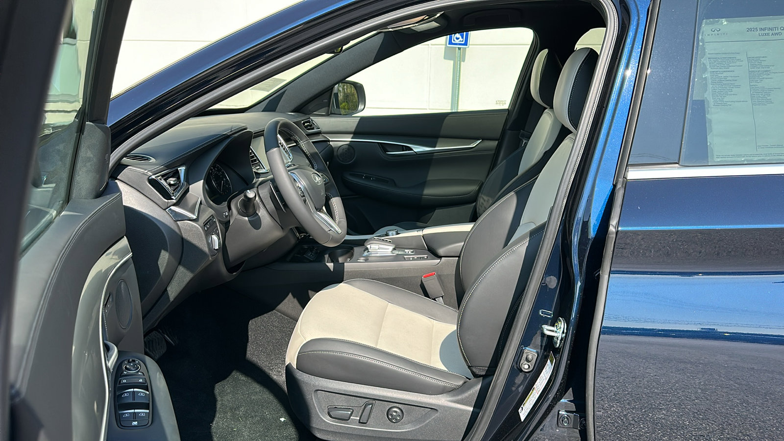 New 2025 INFINITI QX55 Luxe w/ Cargo Package image 7