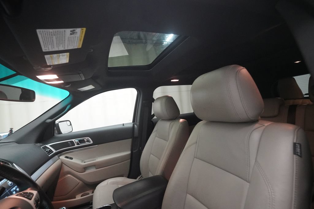 Used 2011 Ford Explorer XLT w/ 202A Rapid Spec Order Code AWD/4WD image 32