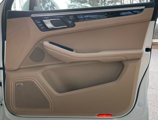 Used 2022 Porsche Macan Base image 19