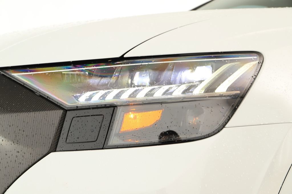 Certified 2022 Audi RS Q8 4.0T w/ Carbon Optic Package image 33