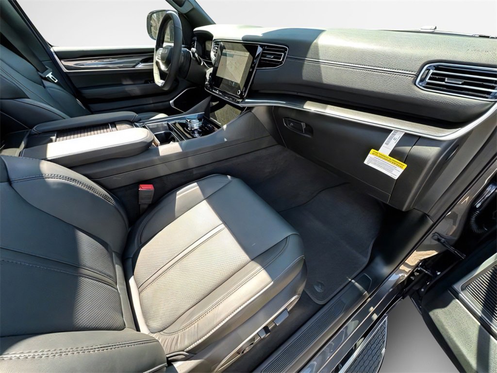 New 2024 Jeep Wagoneer 4WD w/ Premium Group I image 26