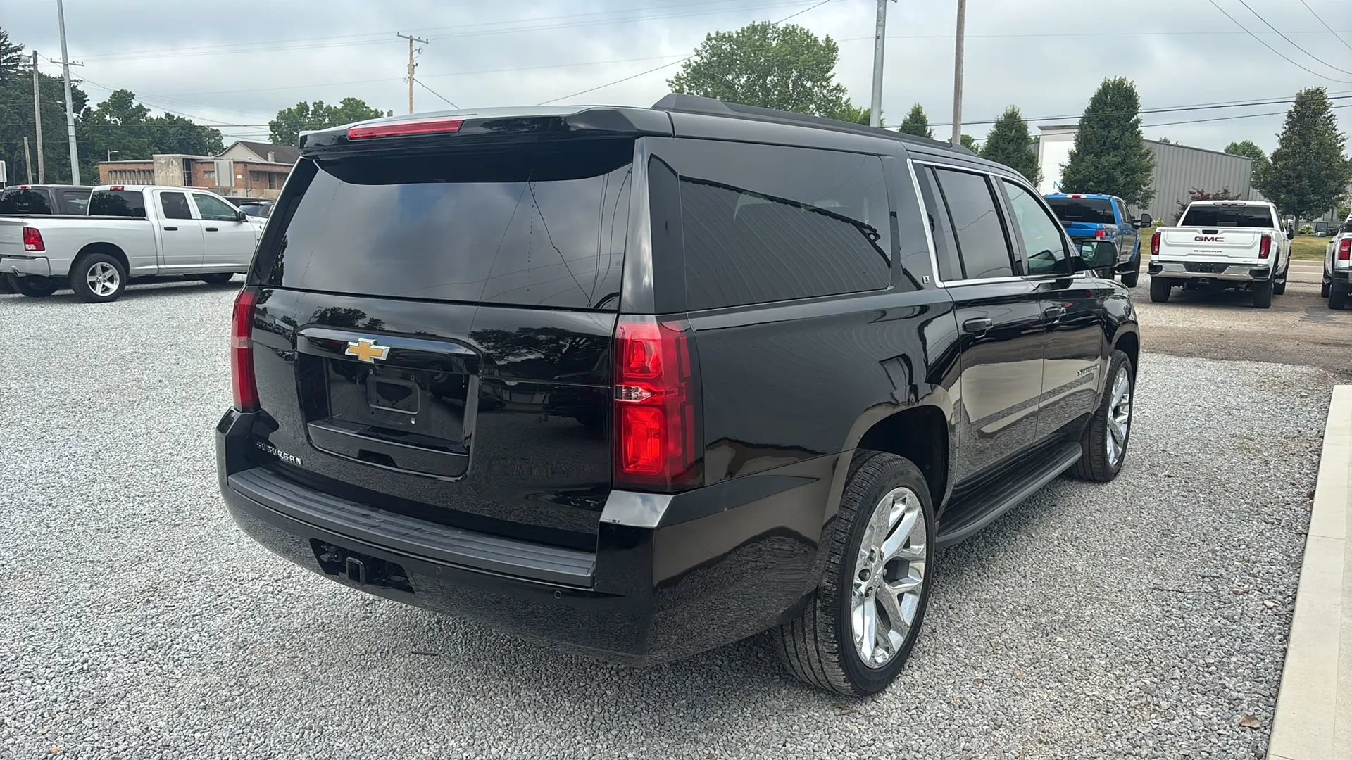 Used 2015 Chevrolet Suburban LT AWD/4WD image 6