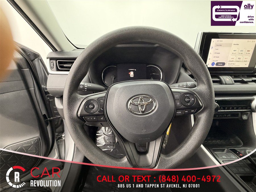 Used 2025 Toyota RAV4 LE AWD/4WD image 21