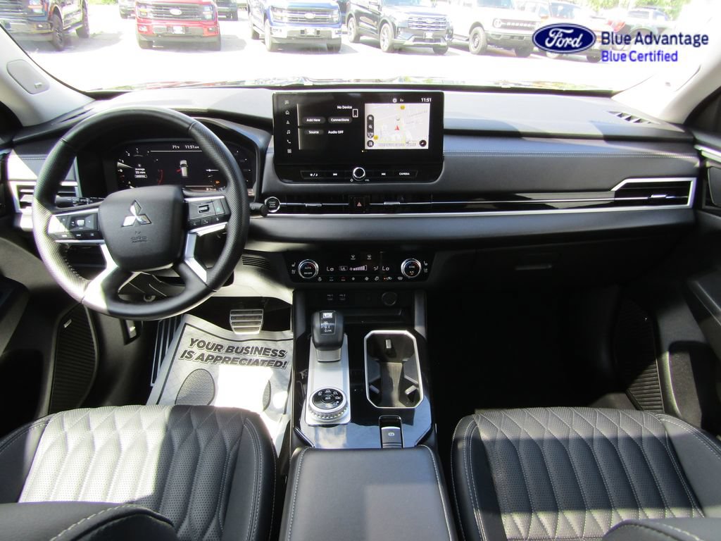 Used 2025 Mitsubishi Outlander SEL AWD/4WD image 4
