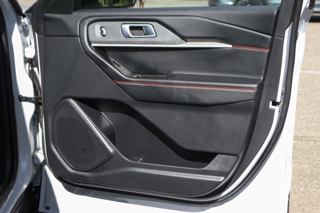 Used 2026 Ford Explorer ST-Line w/ ST-Line Street Pack AWD/4WD image 47