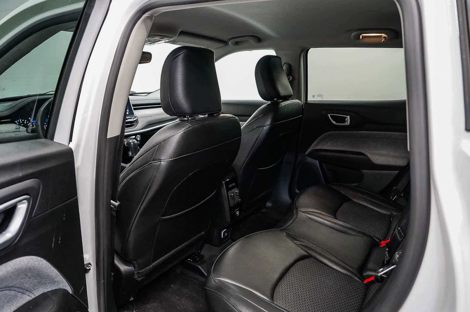 Used 2022 Jeep Compass Latitude FWD image 18