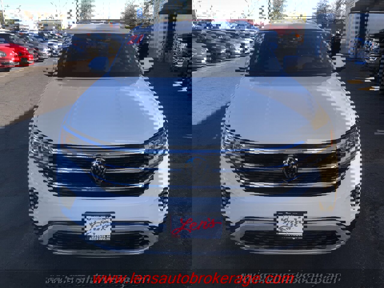 Used 2021 Volkswagen Atlas Cross Sport SE image 3