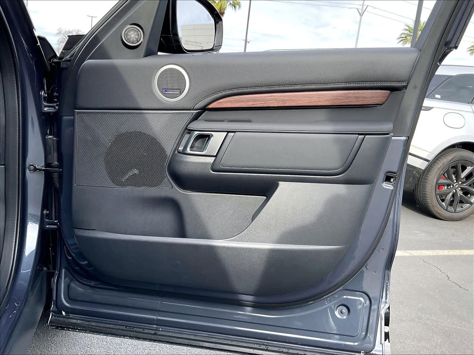 New 2026 Land Rover Discovery Dynamic SE AWD/4WD image 30