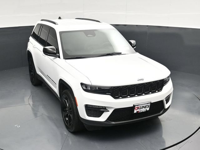 Used 2025 Jeep Grand Cherokee Limited w/ Black Appearance Package AWD/4WD image 55