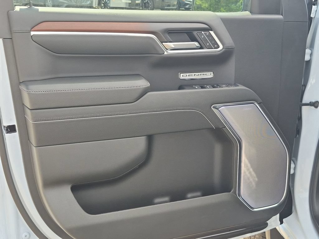 New 2026 GMC Sierra 1500 Denali w/ Technology Package AWD/4WD image 9