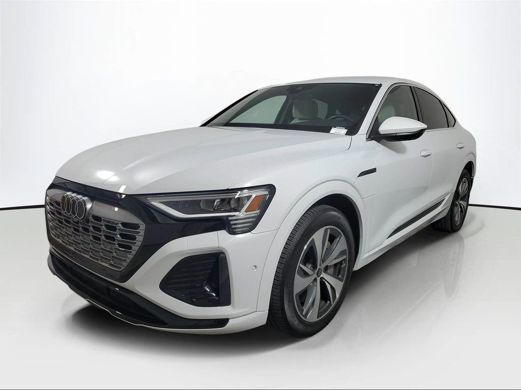 Used 2024 Audi Q8 e-tron Premium Plus w/ Premium Plus Package AWD/4WD image 3