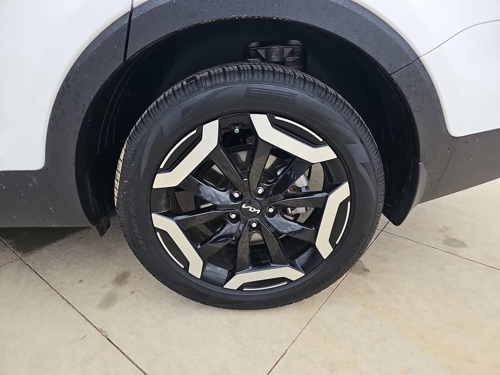 Used 2025 Kia Telluride S image 21