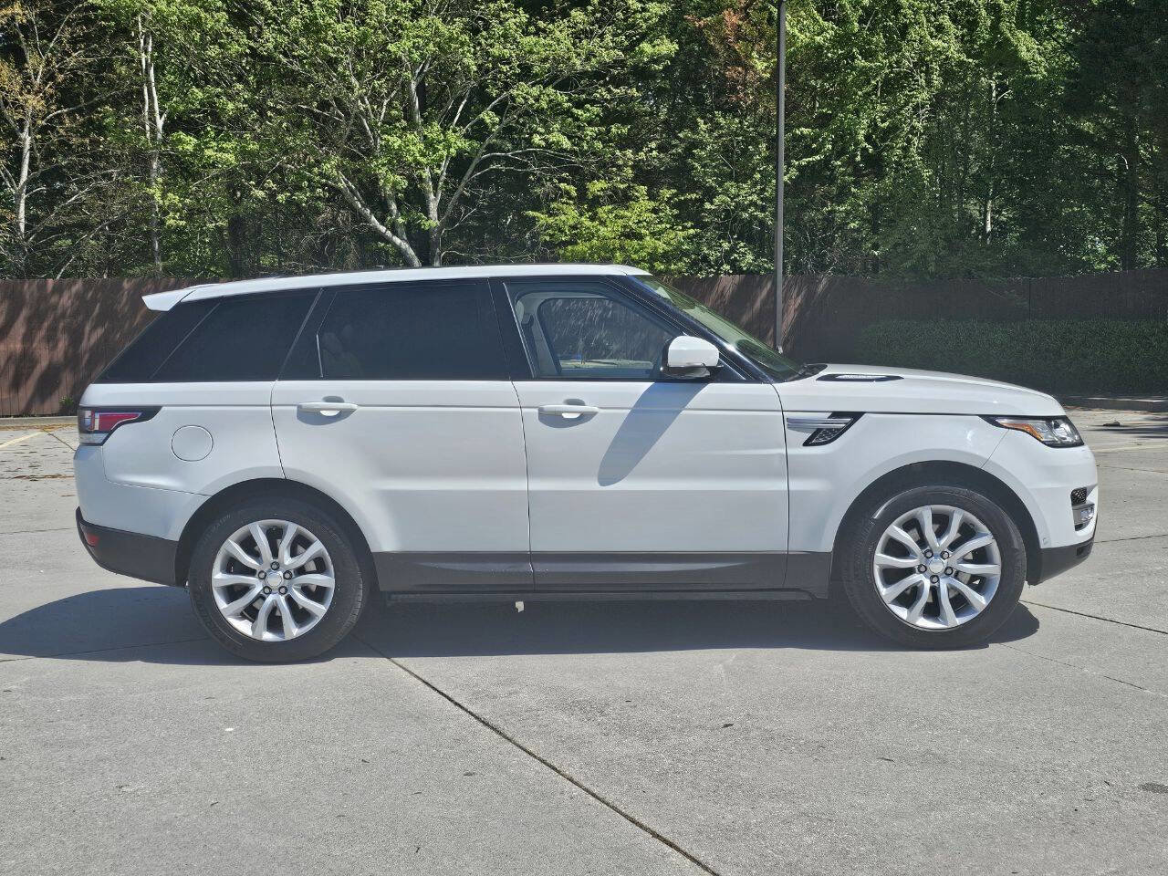 Used 2014 Land Rover Range Rover Sport HSE image 19