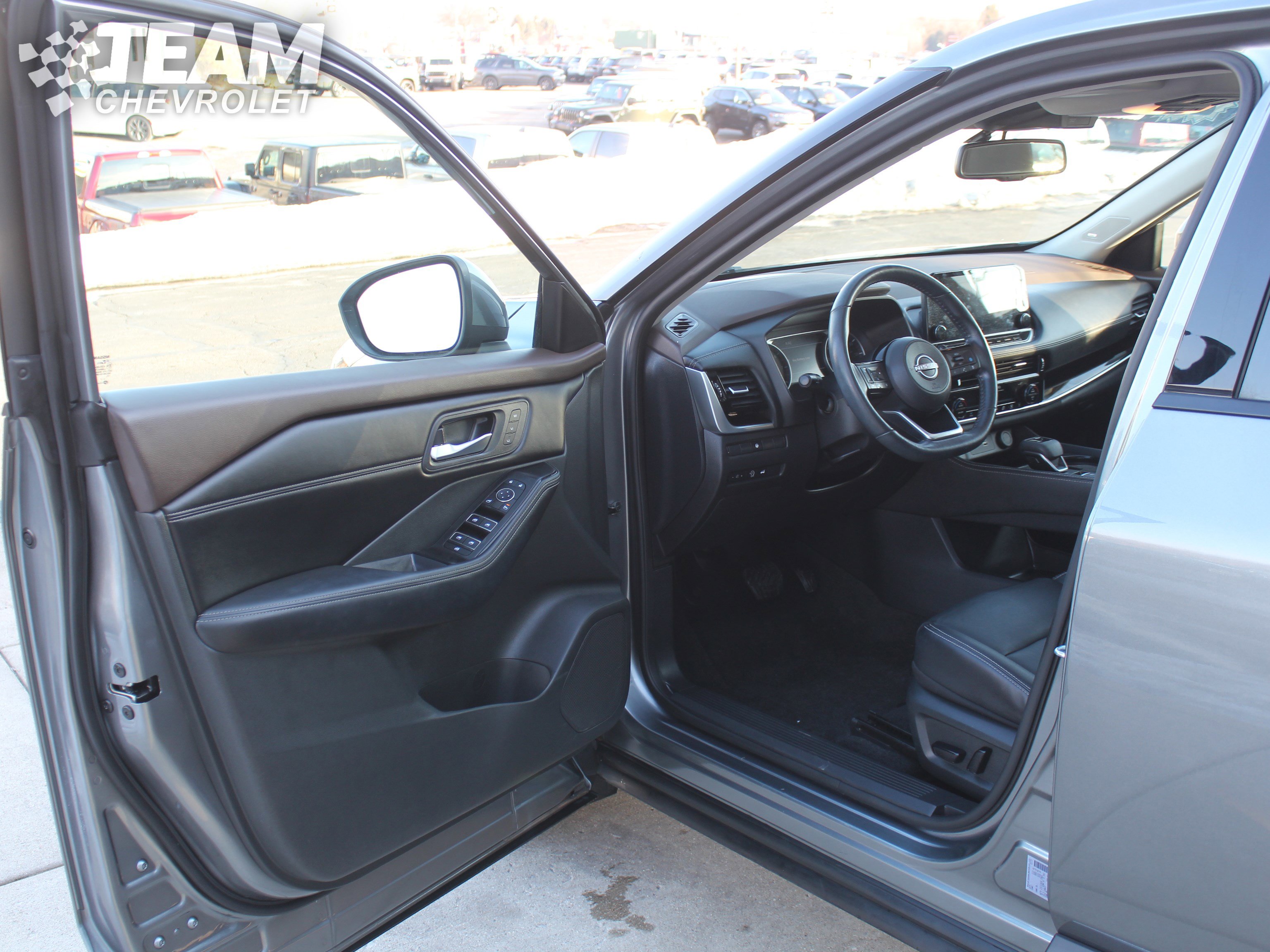 Used 2023 Nissan Rogue SL w/ SL Premium Package image 10