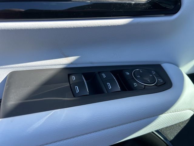 New 2026 Chevrolet Suburban Premier image 13