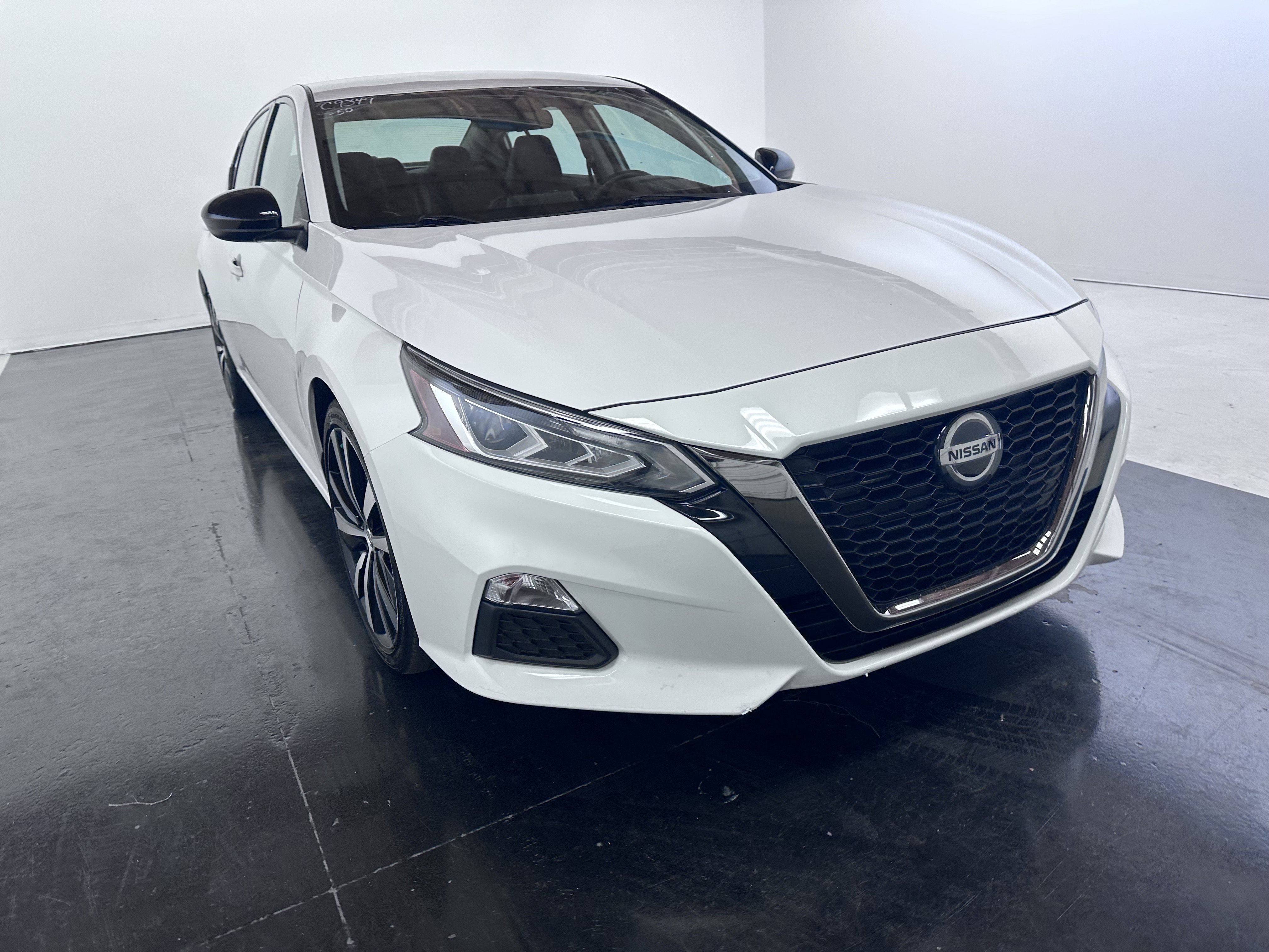 Used 2019 Nissan Altima 2.5 SR FWD image 3