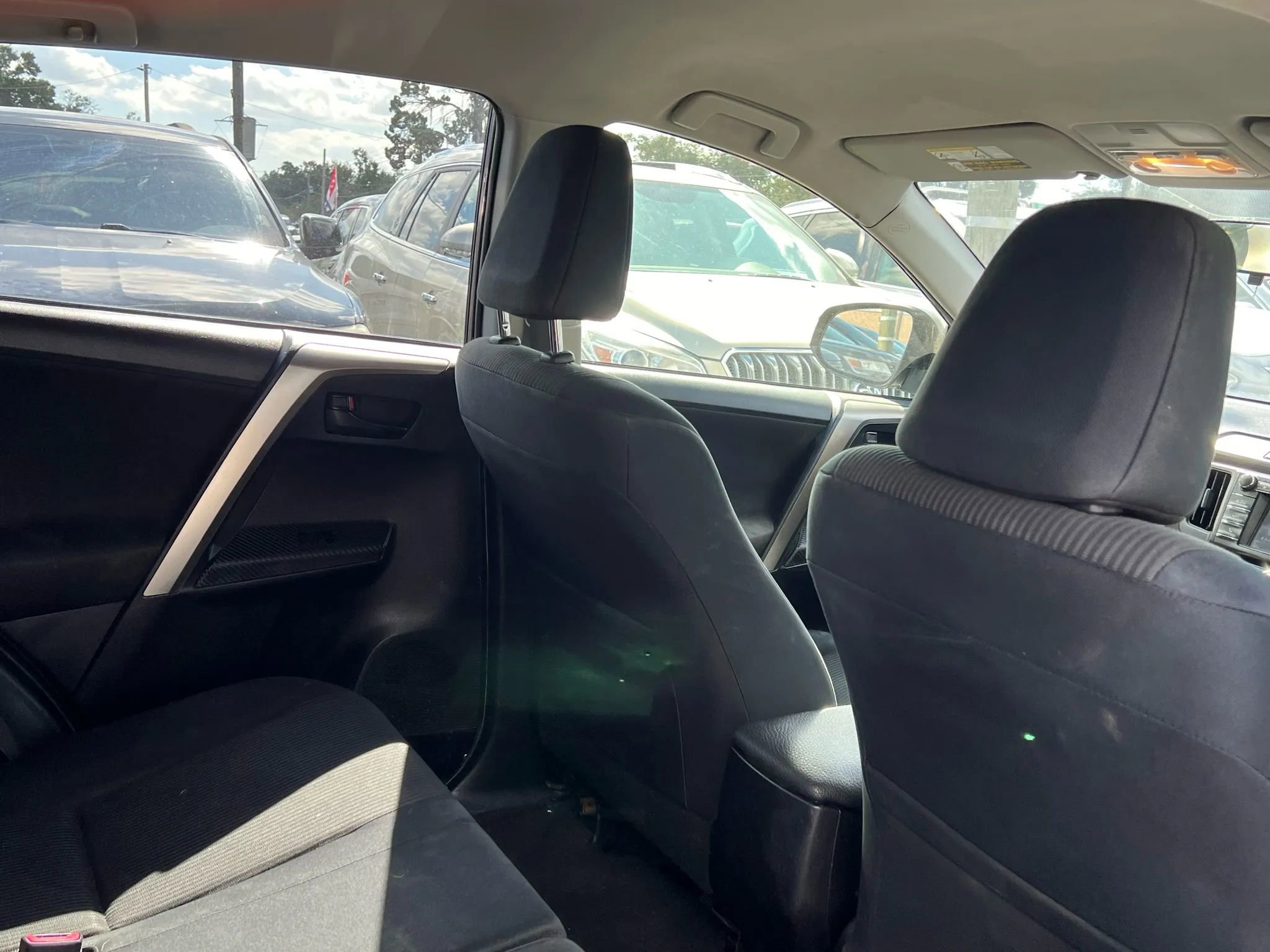 Used 2015 Toyota RAV4 LE image 15