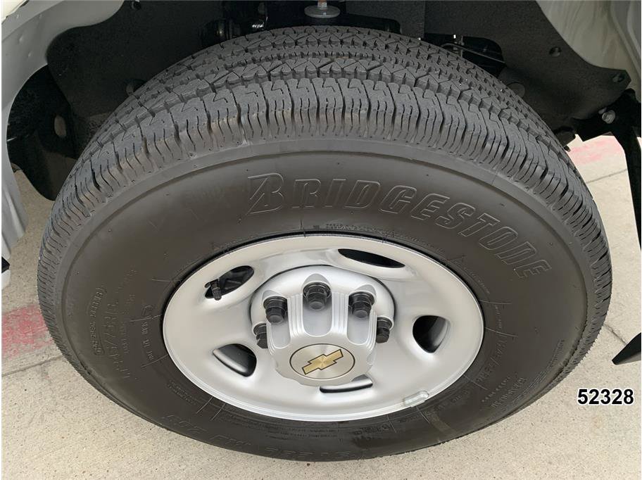 Used 2025 Chevrolet Express 2500 Extended w/ Communications Package image 21