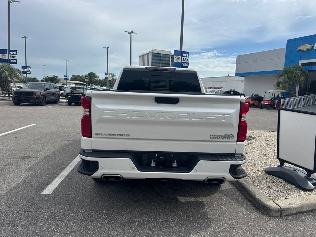 Used 2023 Chevrolet Silverado 1500 High Country w/ High Country Premium Package AWD/4WD image 4