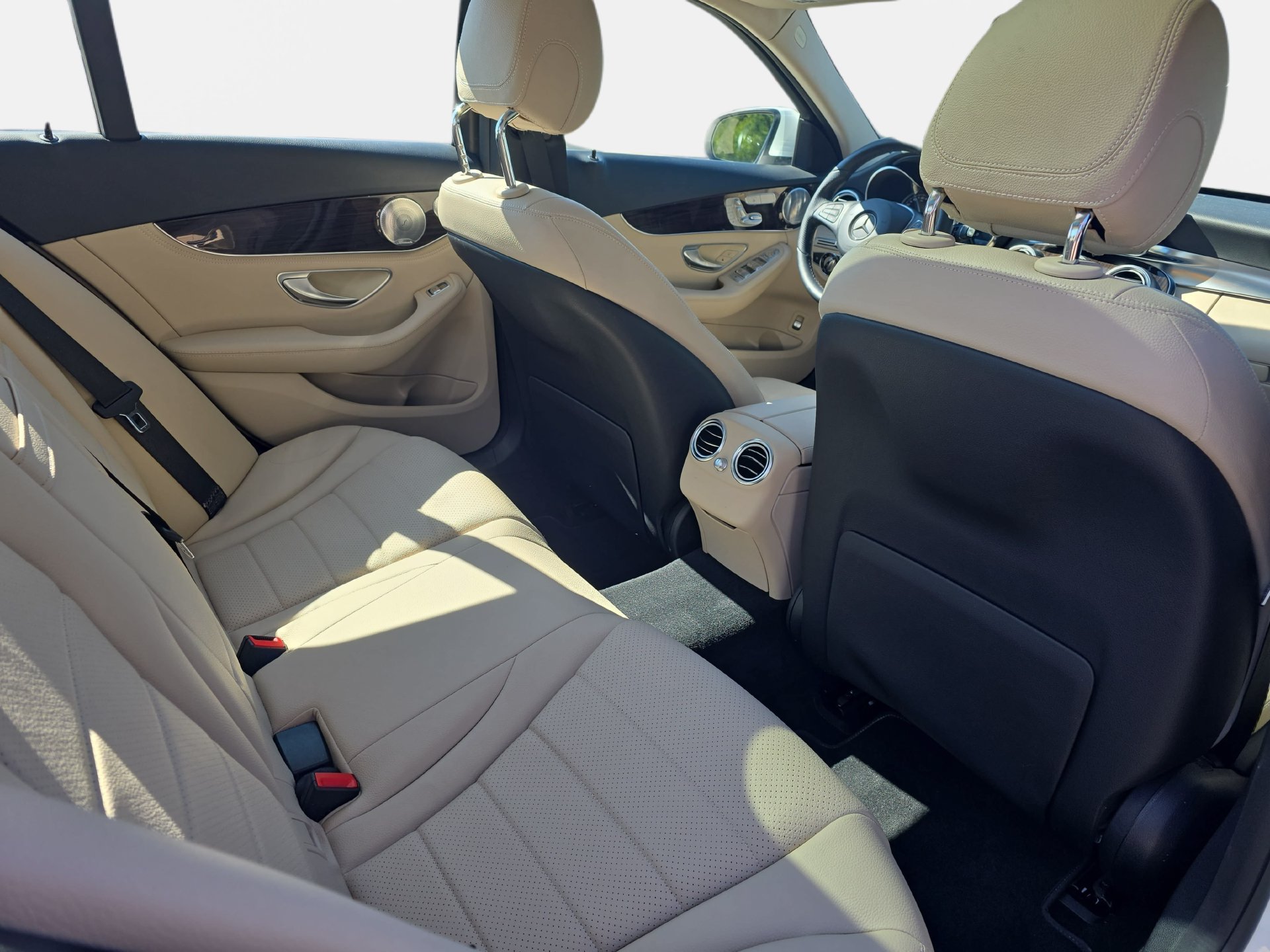 Used 2015 Mercedes-Benz C 300 Sedan image 11