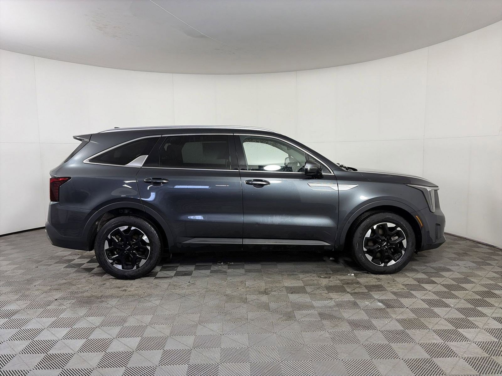 Certified 2024 Kia Sorento S image 7