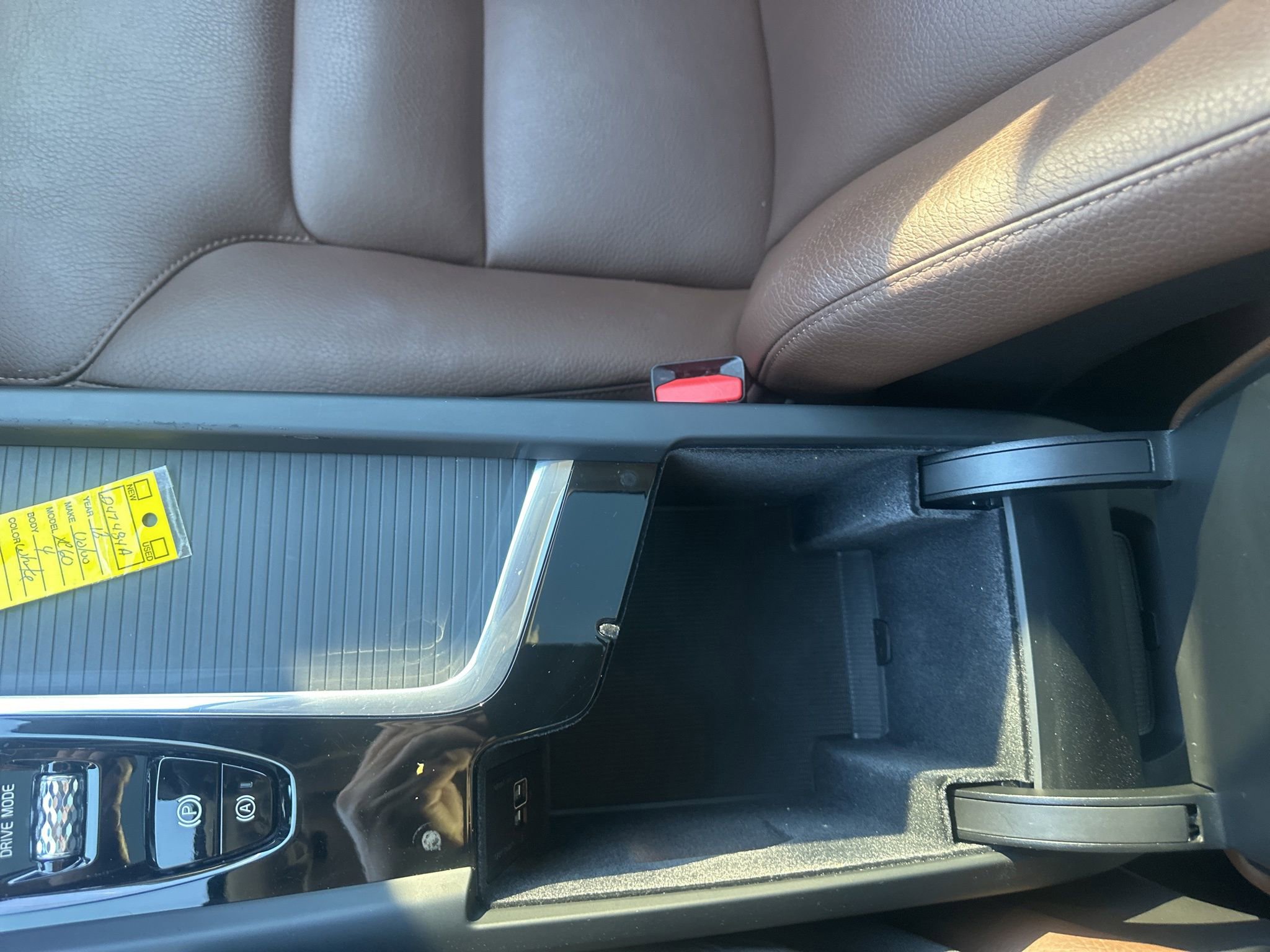 Used 2018 Volvo XC60 T5 Momentum w/ Convenience Package image 36