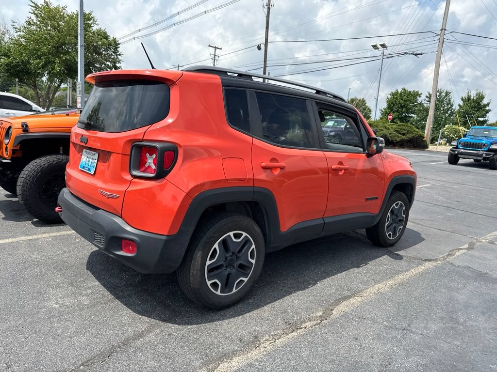 Used 2015 Jeep Renegade Trailhawk w/ Popular Equipment Group AWD/4WD image 15