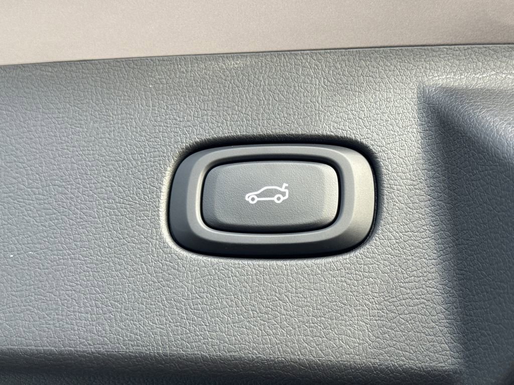 New 2025 VinFast VF 8 Plus AWD/4WD image 13