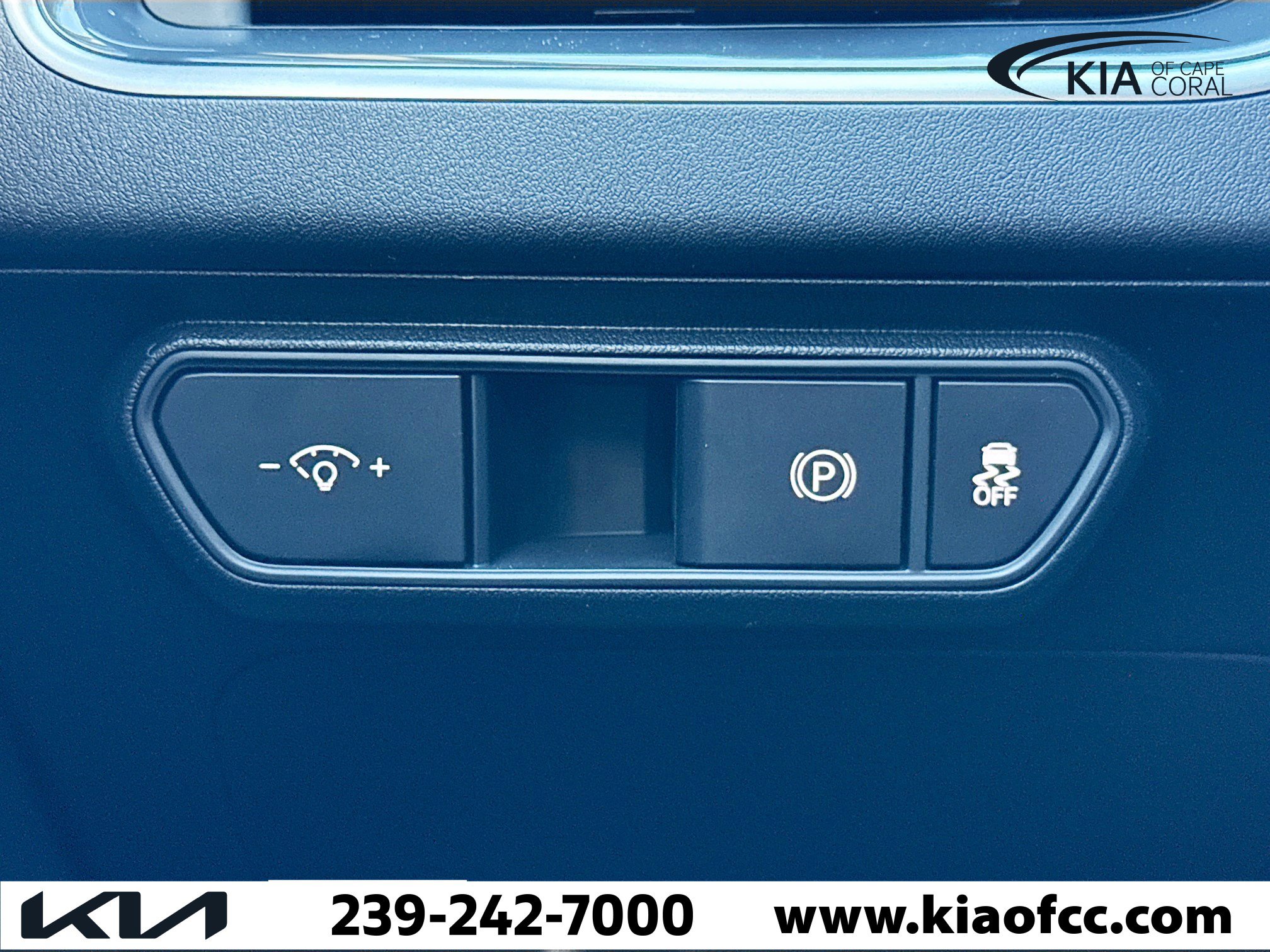 New 2025 Kia K4 EX image 32