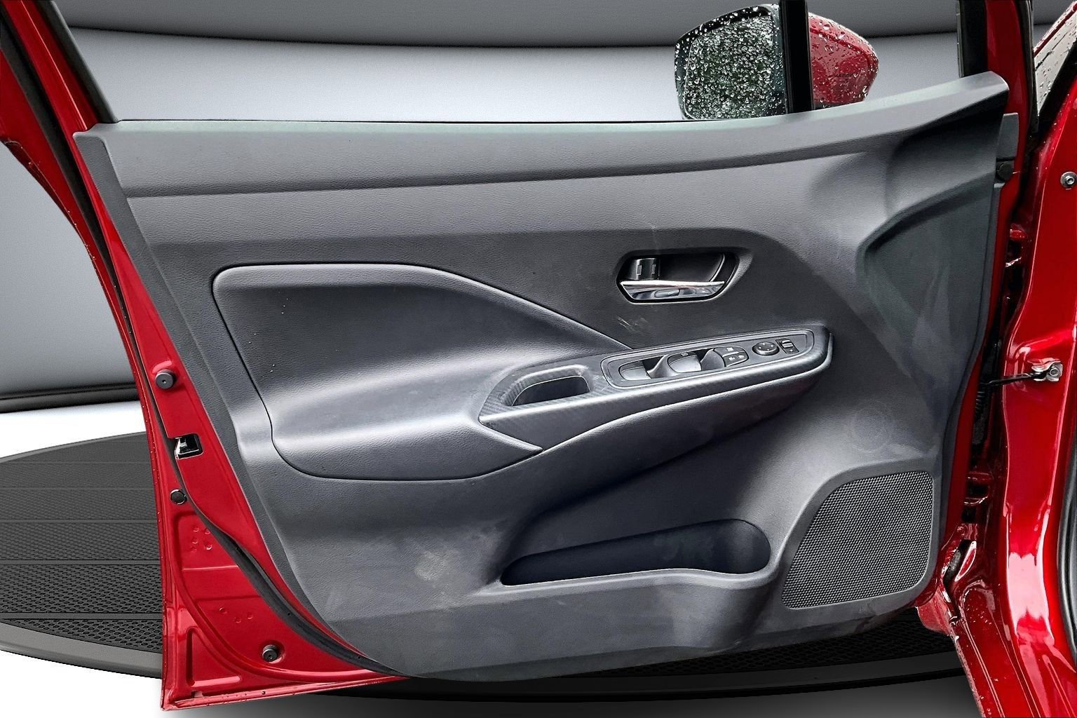 Used 2025 Nissan Versa SV w/ Trunk Package image 10