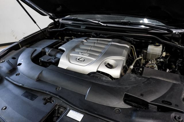 Used 2021 Lexus LX 570 4WD w/ Luxury Package image 48