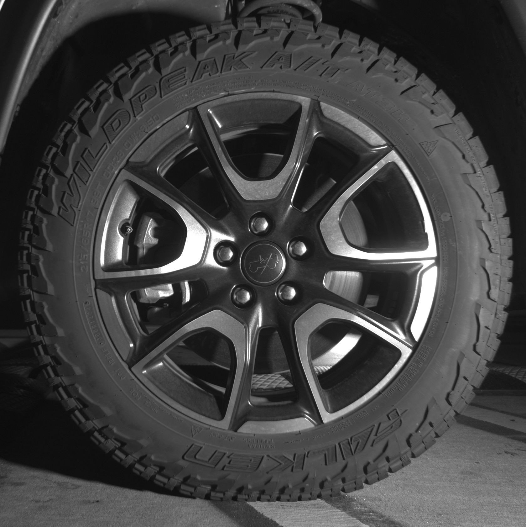 Used 2025 Jeep Compass Trailhawk AWD/4WD image 12