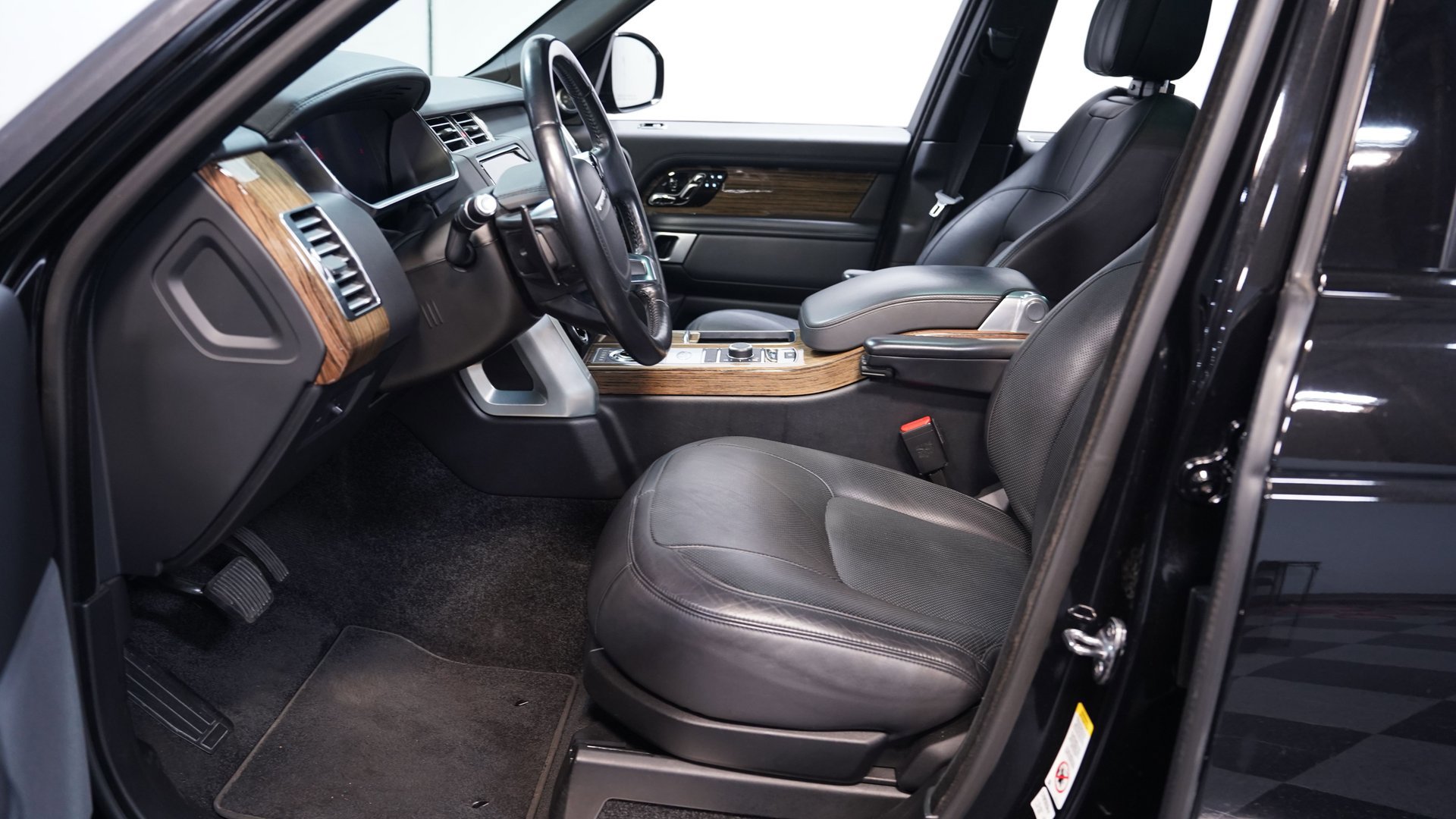 Used 2019 Land Rover Range Rover Supercharged AWD/4WD image 29