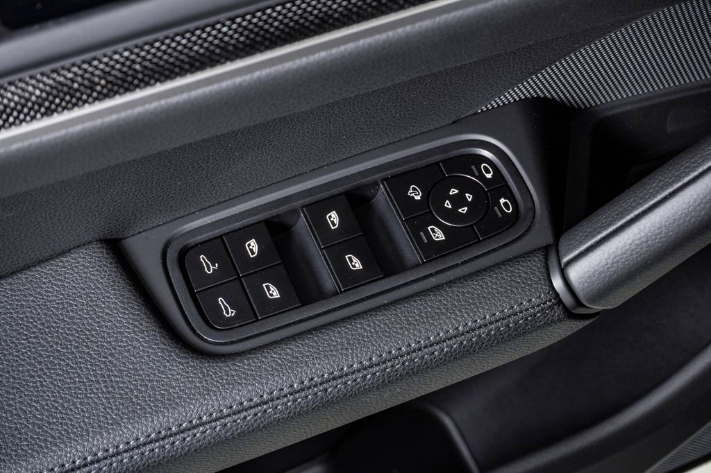 New 2026 Porsche Cayenne Coupe AWD/4WD image 26