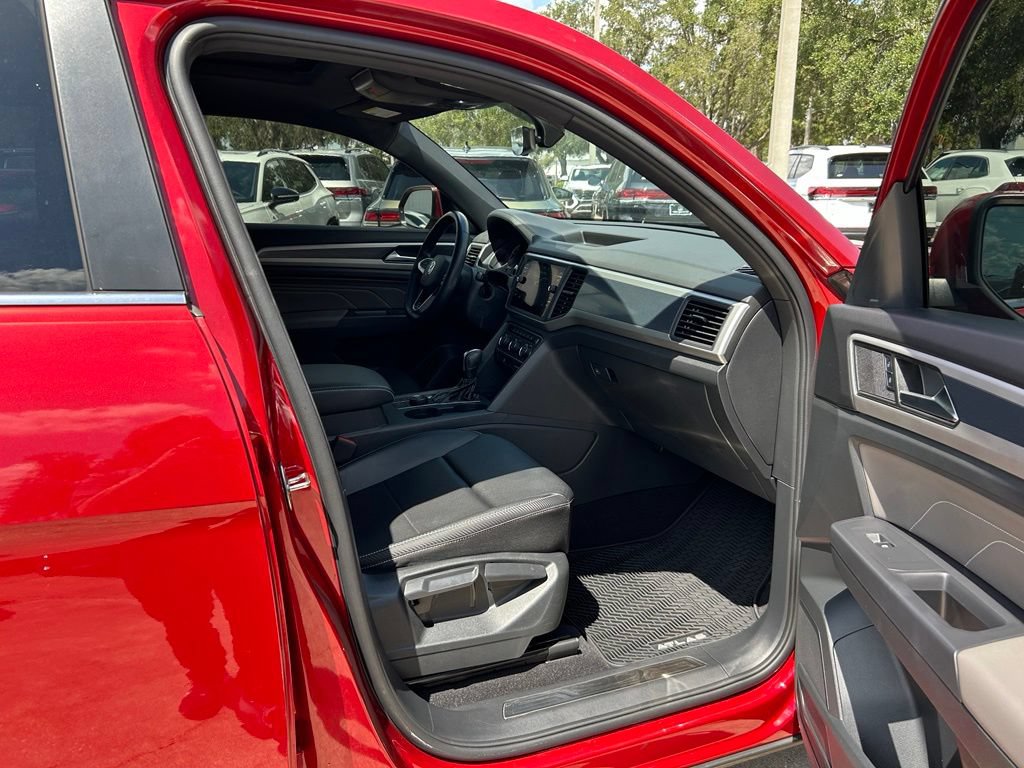 Certified 2021 Volkswagen Atlas Cross Sport SE AWD/4WD image 36