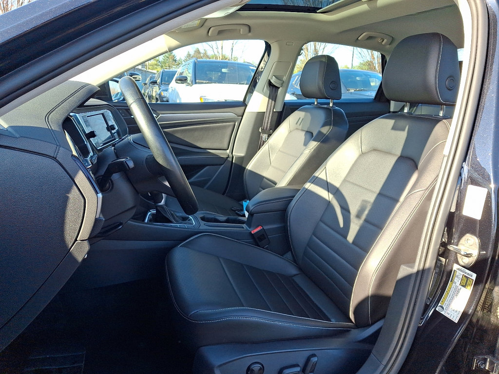 Used 2024 Volkswagen Jetta SE image 24