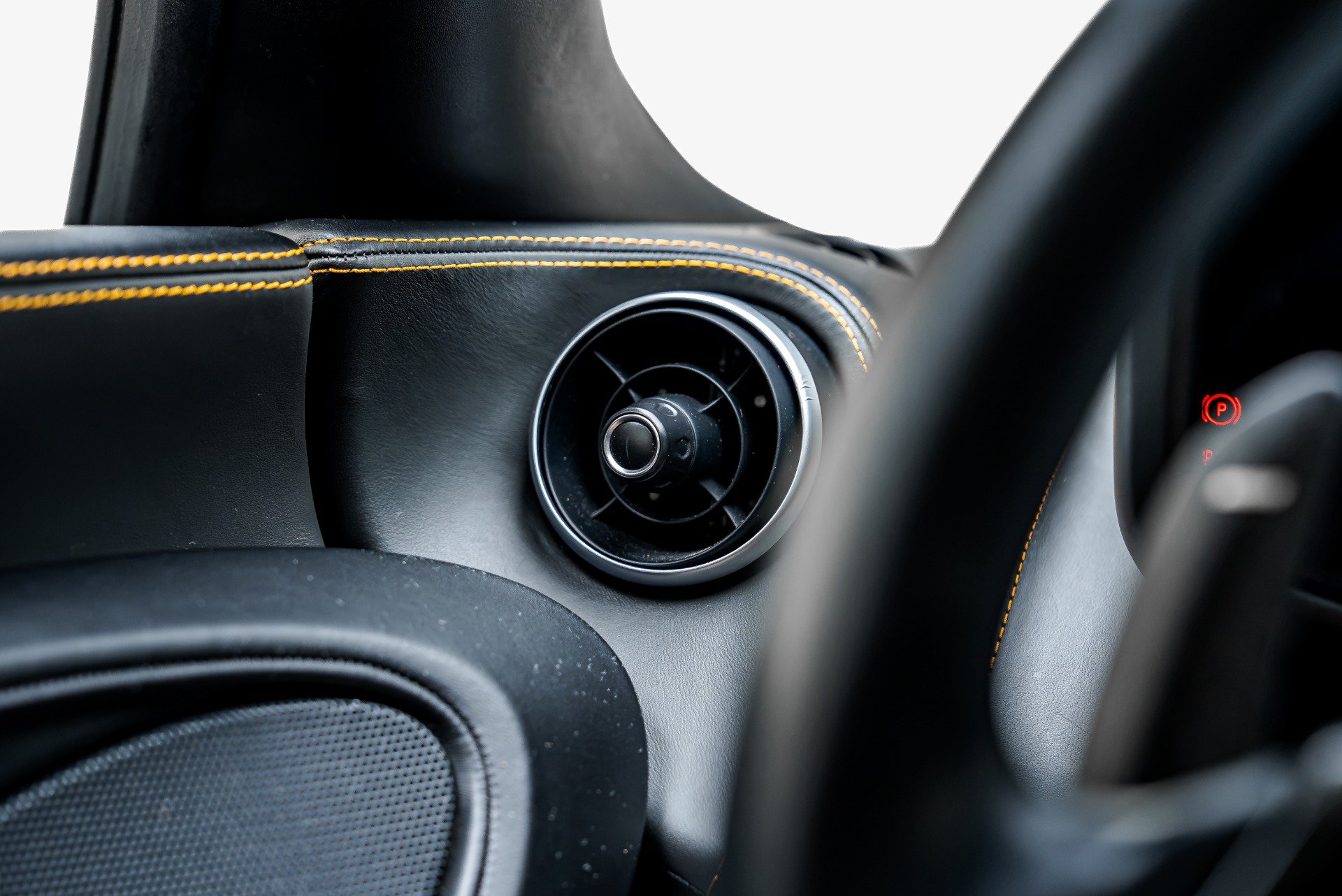 Used 2020 McLaren 600LT Spider RWD image 43