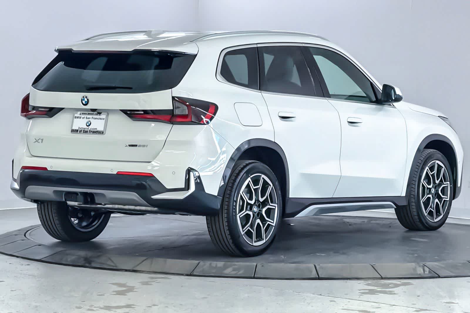 New 2026 BMW X1 xDrive28i w/ Convenience Package AWD/4WD image 2