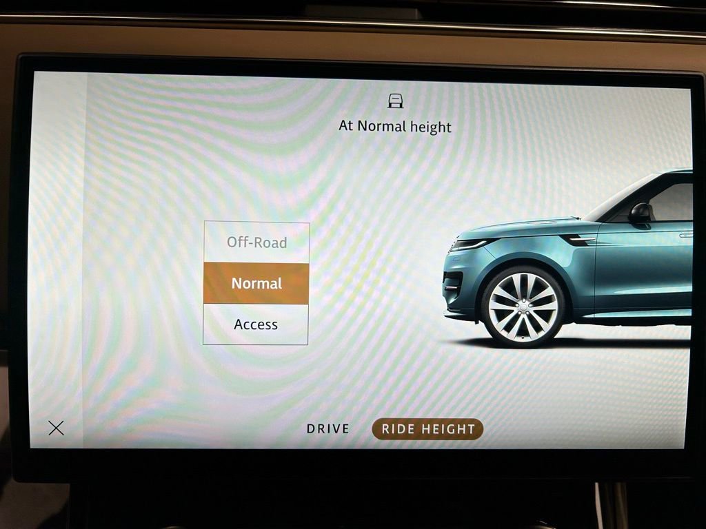 Used 2023 Land Rover Range Rover Sport SE Dynamic AWD/4WD image 16