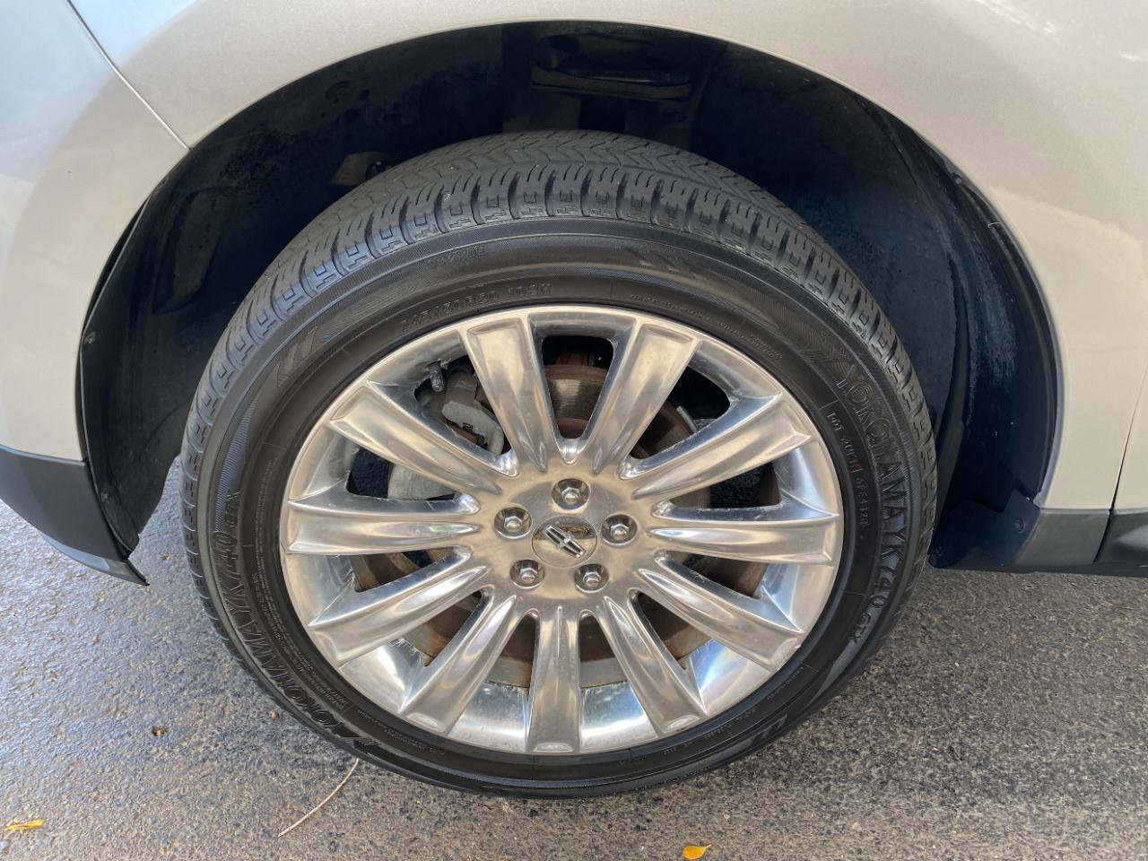 Used 2015 Lincoln MKX FWD w/ Equipment Group 101A image 22
