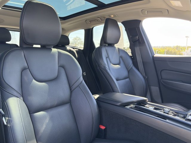 Used 2022 Volvo XC60 B6 Inscription w/ Protection Package Premier AWD/4WD image 36