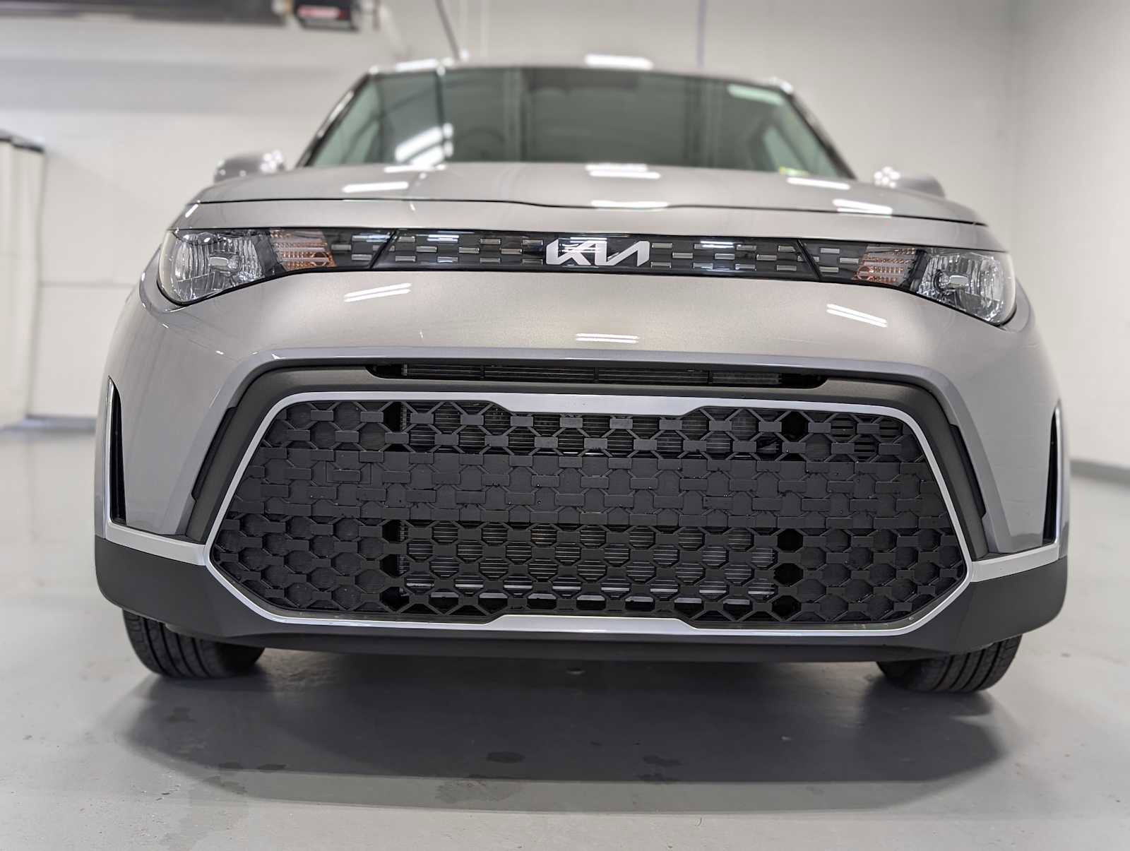 New 2025 Kia Soul LX image 2