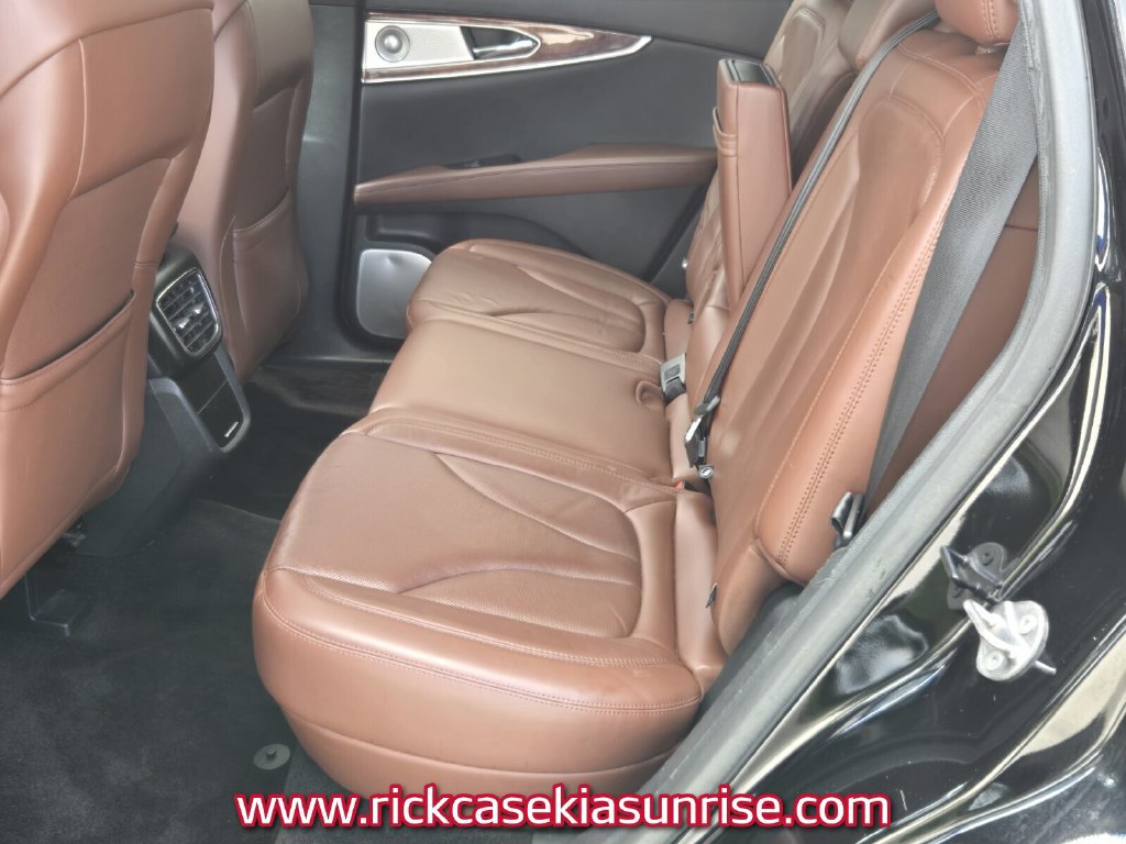 Used 2018 Lincoln MKX Reserve w/ Luxury Package FWD image 11