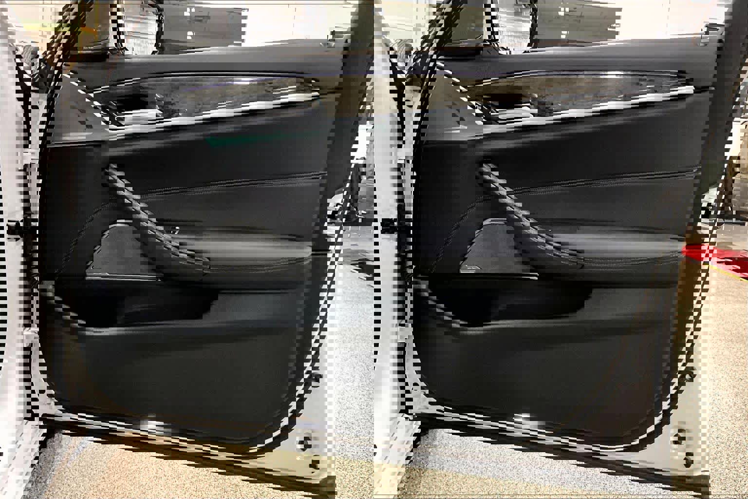 Used 2021 BMW 540i xDrive w/ Premium Package image 22