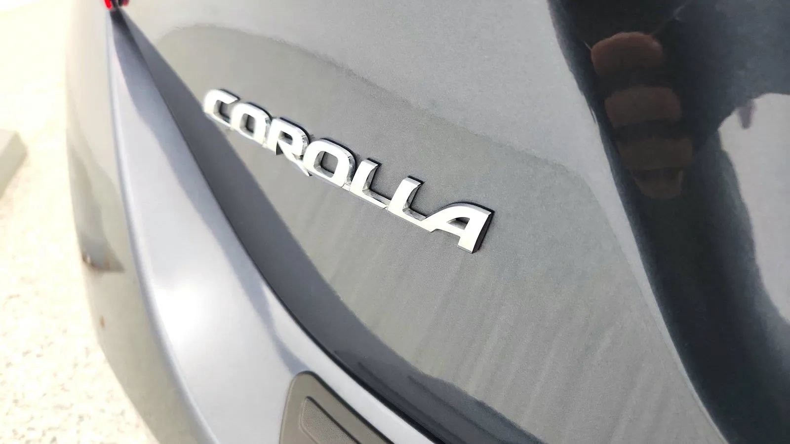 Used 2018 Toyota Corolla SE w/ SE Premium Package FWD image 34