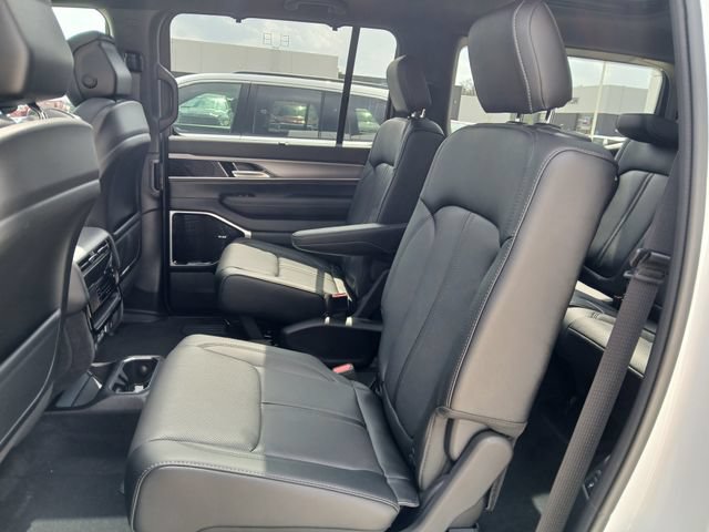 New 2026 Jeep Grand Wagoneer Limited AWD/4WD image 17