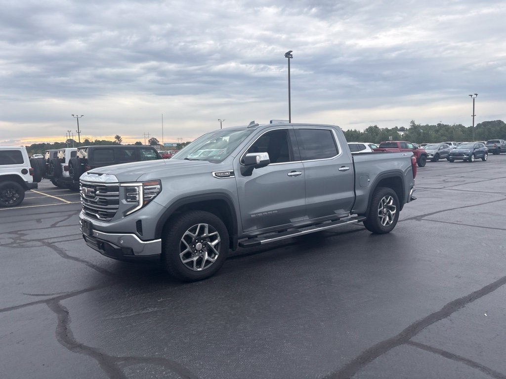 Used 2023 GMC Sierra 1500 SLT w/ SLT Premium Plus Package AWD/4WD image 4
